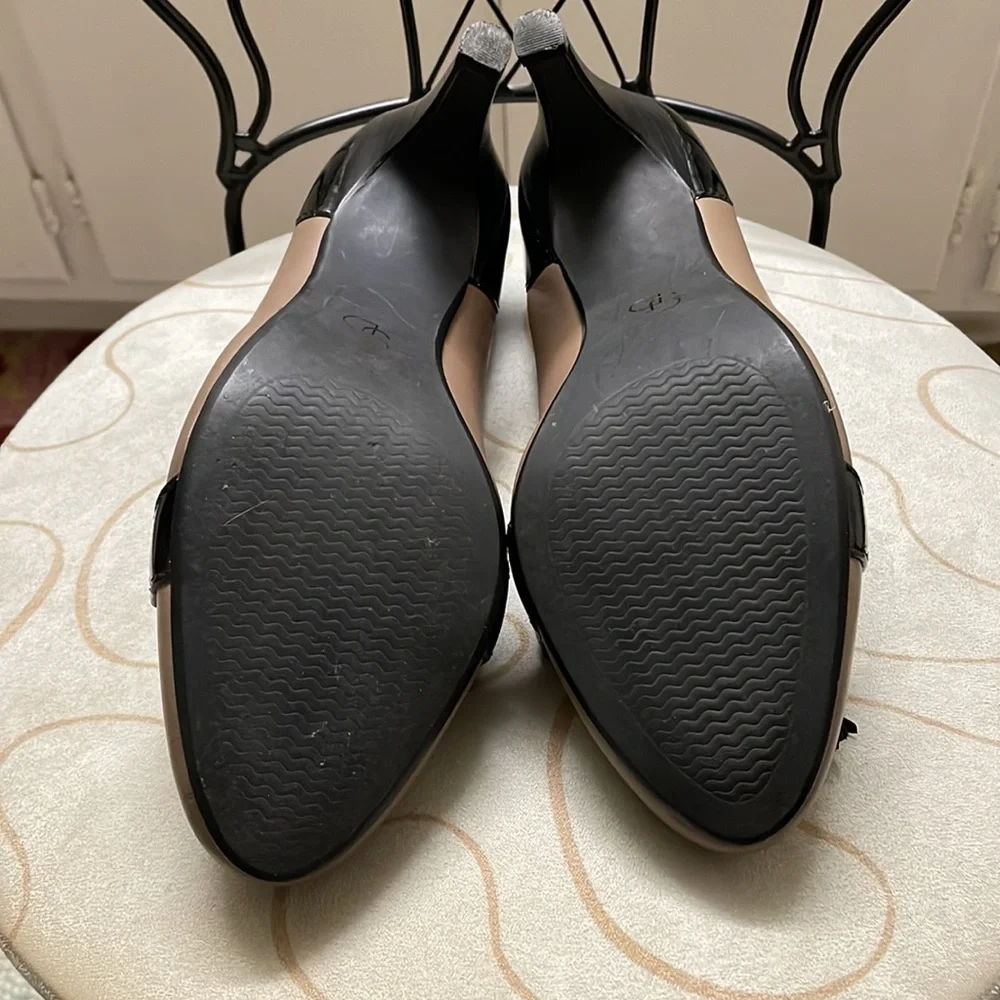 Joan & David Taupe & Black Leather/Patent Pumps - Picture 4 of 8